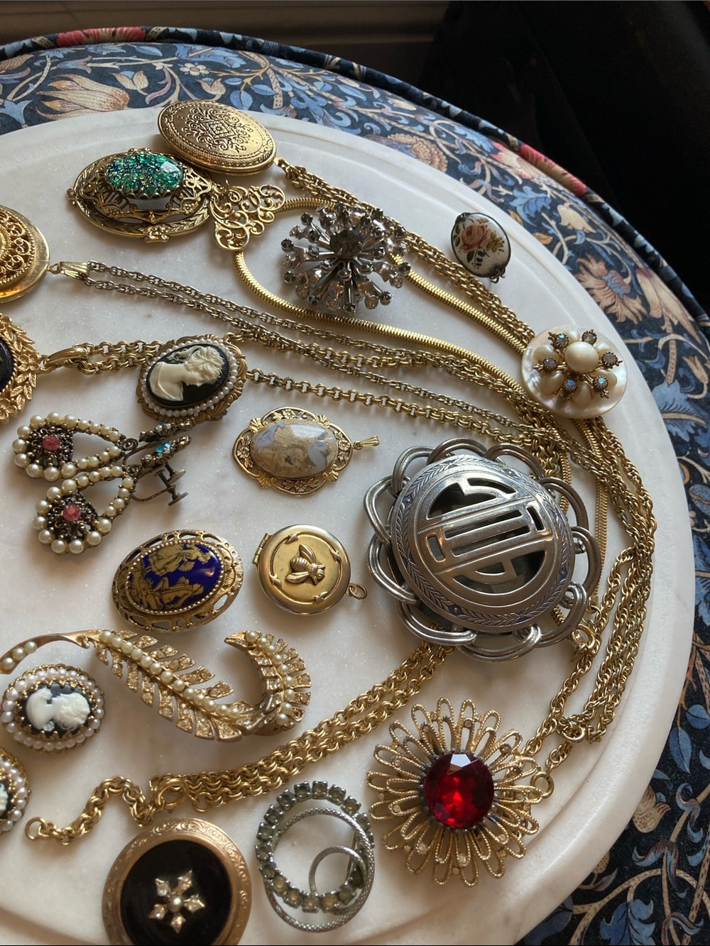 Vintage, Mid-Century & Art Deco Costume Jewelry Lot - Picture 6 of 12
